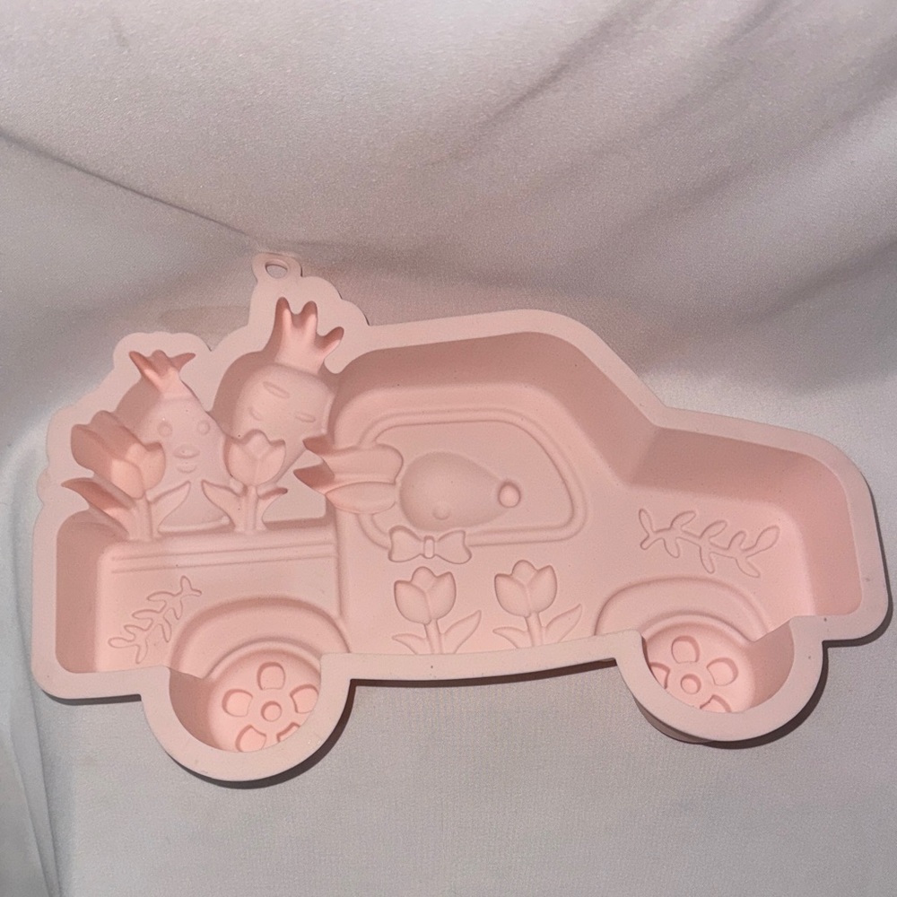 Easter Bunny Truck Silicone Baking Mold NWOT Spring - Picture 4 of 6